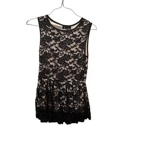 Miss Finch Peplum Top Women's M Black Floral Lace Sleeveless Round Neck Pullover